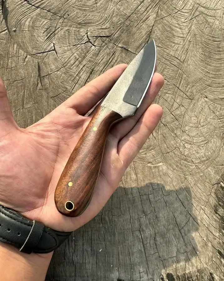 Handcrafted Walnut Skinner Knife