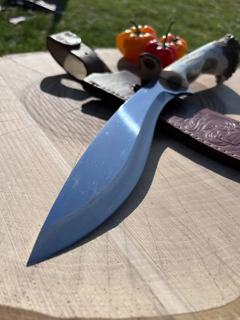 Royal Hunter Damascus Bowie